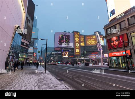 Ontario, Canada - December 18 2021 : Toronto city downtown Yonge-Dundas ...