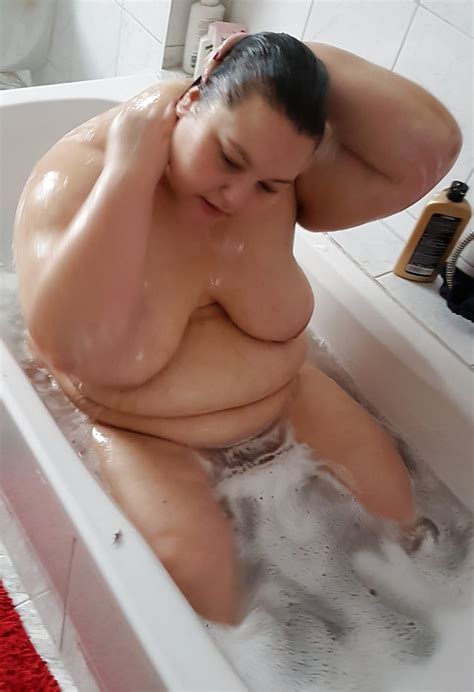 Amateur BBW Melanie Shower Shots Photo X Vid