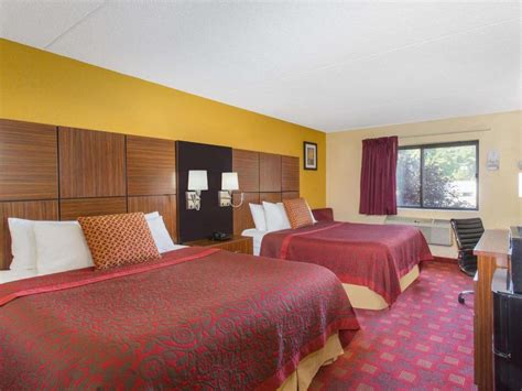 Best Price on Days Inn by Wyndham Leominster/Fitchburg Area in ...