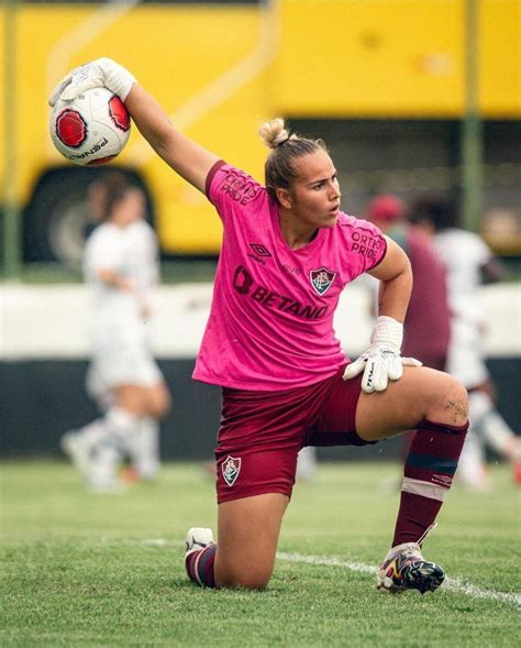 Goleira Do Fluminense Amanda Coimbra Convocada Para Sele O