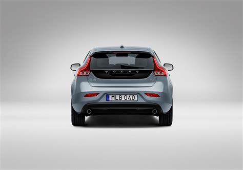 Volvo Cars gives the new face of Volvo to the V40 - Volvo Cars Global Media Newsroom