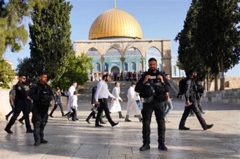 Qatar News Agency On Twitter Dozens Of Settlers Storm Al Aqsa Mosque