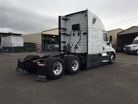 2015 Freightliner Classic Cascadia