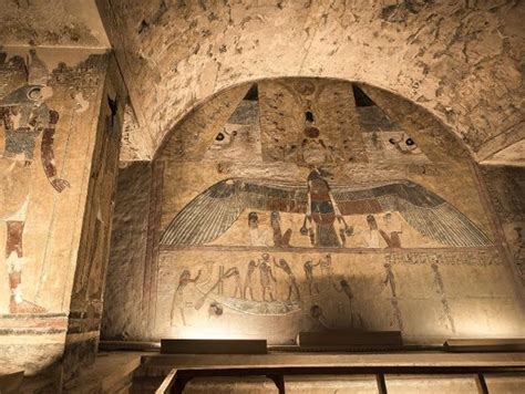 Unique Photos From Inside Of Ancient Tombs In Egypt's Valley Of The ...