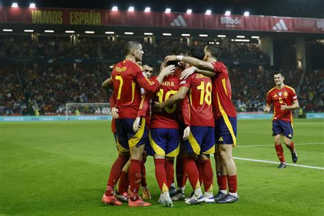 España clasifica a cuartos de final de la Nations League tras golear a