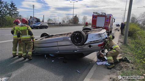 Dachowanie BMW na Trasie Nadwarciańskiej zdjęcia