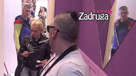 pink rs NE SMIRUJU SE Dalila nakon što je ZALEPILA šlag Čorbi