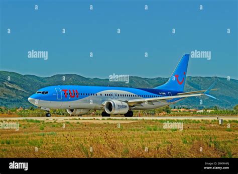 TUI Boeing 737 800 aircraft taxiing for take-off Stock Photo - Alamy