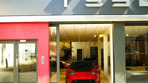 Tesla Opens Flagship European Showroom In London Motor Photos