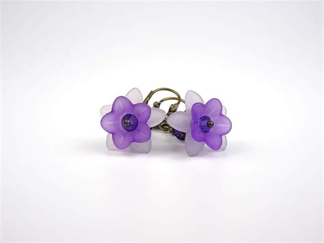 Modern Vintage Purple Lucite Flower Earrings Felt