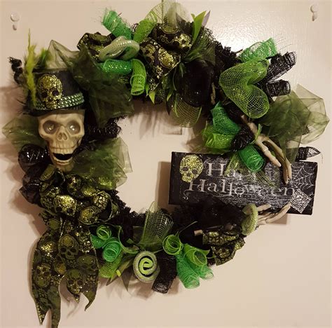 Ready To Ship Halloween Wreath Skeleton Wreath Skull Wreath Etsy Skull Wreath Halloween