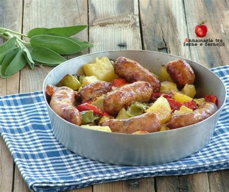 Salsiccia Con Patate E Peperoni Al Forno Un Secondo Pronto In Soli