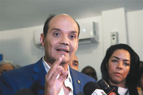 Ramfis Insiste Con Aspiraciones Presidenciales Y Presenta A Ernesto