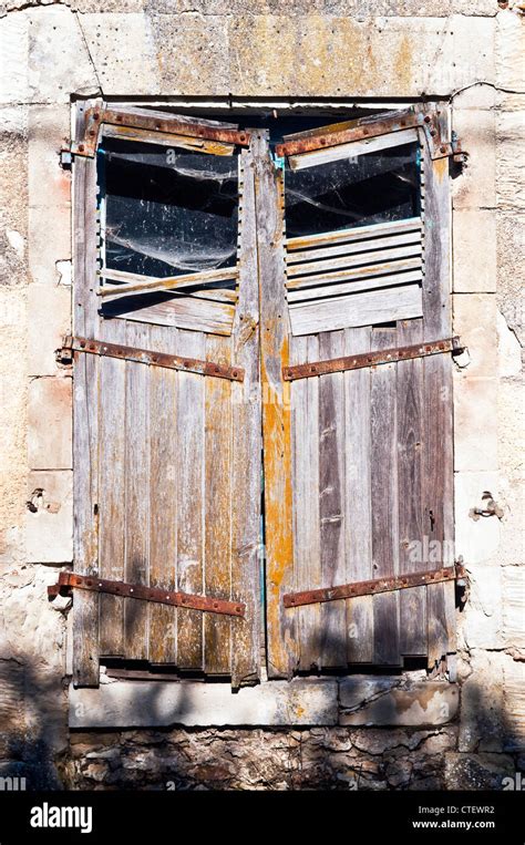 The Windows Broken Old Hi Res Stock Photography And Images Alamy