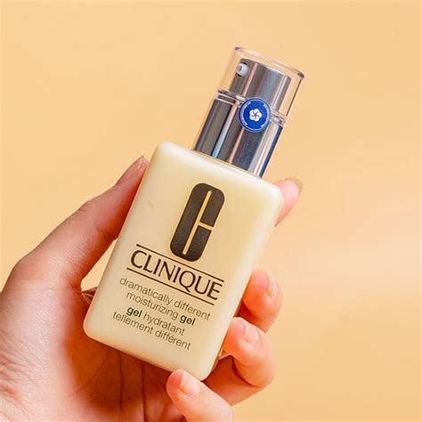 Kem Dưỡng Clinique Dramatically Different Moisturizing Gel 125ml