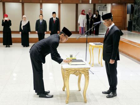 Heru Budi Hartono Lantik Pejabat Tinggi Pemprov Dki