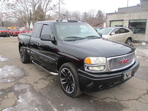 Used 2004 Gmc Sierra 1500 Denali Ext Cab Awd For Sale In Detroit Mi