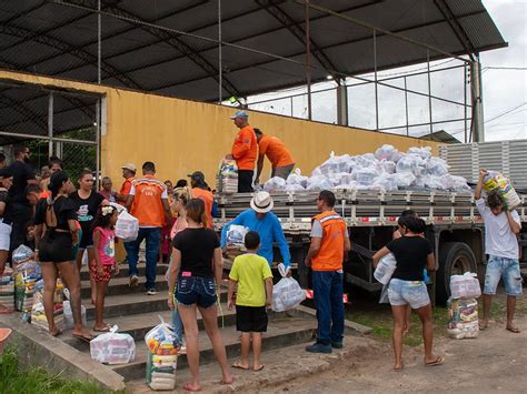 Prefeitura De Cruzeiro Do Sul Entrega Sacol Es E Kits De Higiene Para