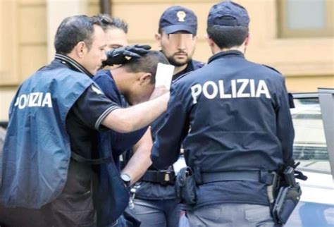 Caltanissetta Rapinano Unanziana Arrestati Due Pregiudicati Eco Di