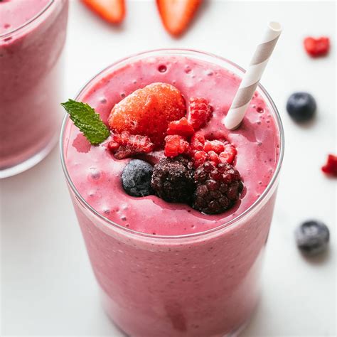 Mixed Berry + Yogurt Smoothie (Healthy, Easy, Vegan) - Simple Veganista