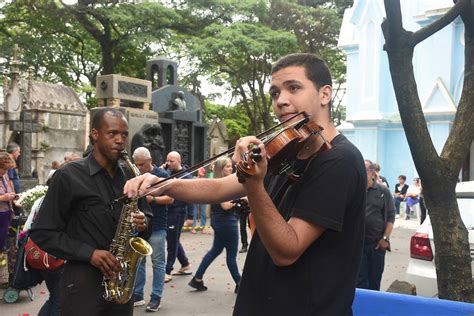 Movimento nos cemitérios de São Paulo no Dia de Finados 02 11 2023