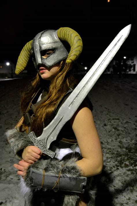 Female Dovahkiin Portrait Skyrim Cosplay By Mitternachto On Deviantart