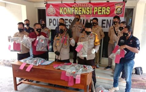 Press Release Polres Muaraenim Ungkap Kasus Home Industri Senjata Api