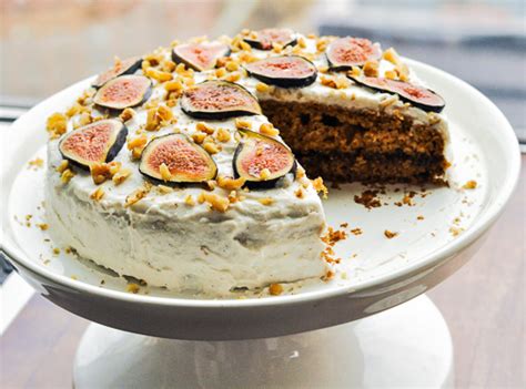 FRESH FIG CAKE RECIPE: VEGAN AND GUILT-FREE - Veggiecurean