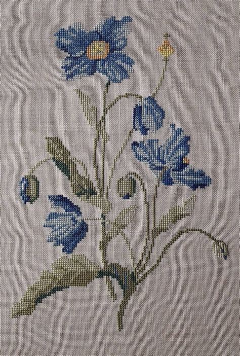 Elegant And Vintage Cross Stitch Embroidered Stitches Design