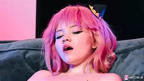 Latina Brunette Met Grote Natuurlijke Tieten Berijdt Een Grote Dildo Xhamster