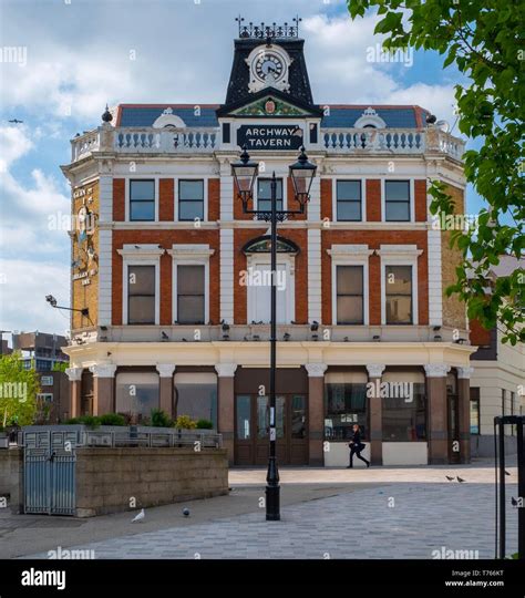 Archway Tavern, Archway Station, London Stock Photo - Alamy