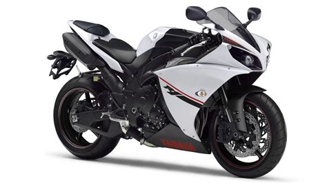 2014 Yamaha Yzf R1 Front 3 Quarter