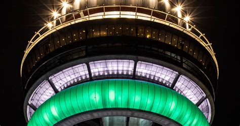 People Are Calling Out The Cn Tower For The Colour Of Its Lights