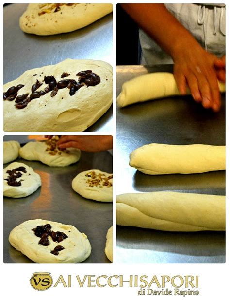 Pane Alle Olive E Alle Noci Finito Di Lavorare L Impasto Lievitato