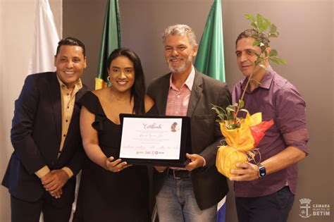 Em celebração ao Dia da Consciência Negra Prêmio Camélia homenageia