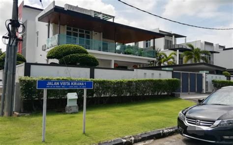 Kesan Tikaman Di Dada Suri Rumah Ditemukan Maut Di Rumah Fmt