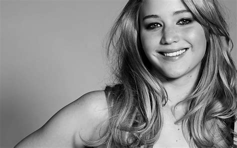 Jennifer Lawrence Smile Wallpaper