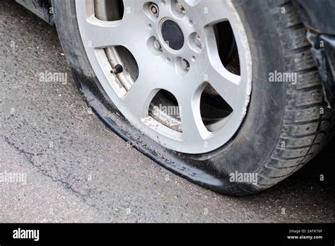 Broken wheel hi-res stock photography and images - Alamy