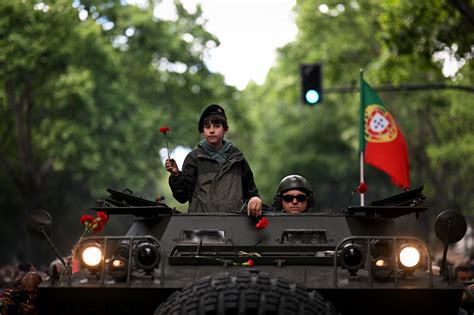 DIAPORAMA Portugal Des Milliers De Personnes Dans Les Rues Pour