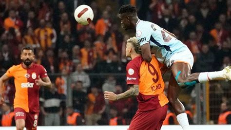 S Per Lig De Galatasaray Zirve I In Ba Ak Ehir Kar S Nda G Ncel Spor