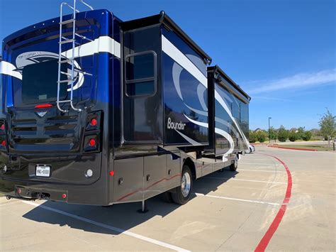 2018 Fleetwood Bounder 35P Class A Gas RV For Sale By Owner In