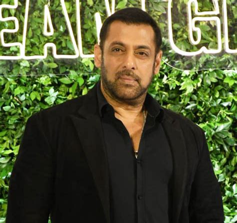 Salman Khan Celebrates Th Birthday Returns To Mumbai With Warm