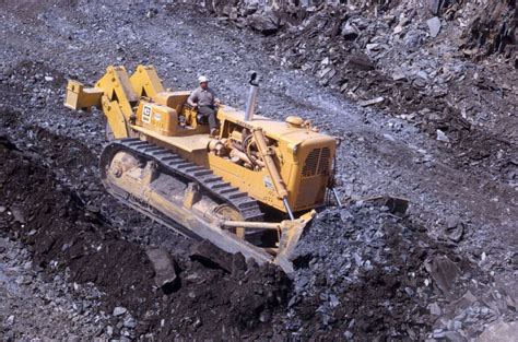 Cat D9g Heavy Construction Equipment Heavy Equipment Caterpillar