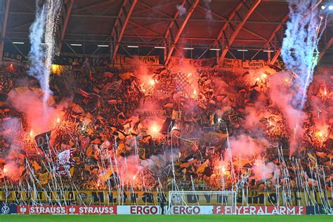 Pyrotechnik Einsatz bei Dynamo Dresden sorgt für hohe Strafen