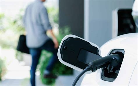 Plug-in Hybrid Cars Work Best With the Right EV Charger | Qmerit