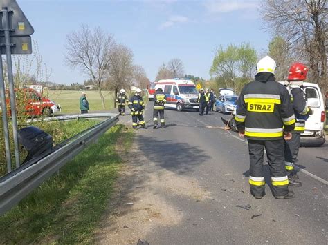 Tragiczny wypadek na DW 494 w Kalei Dwie osoby zginęły w zderzeniu