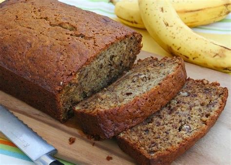 El cambur o banano fruta tropical que deriva del plátano y catalogada