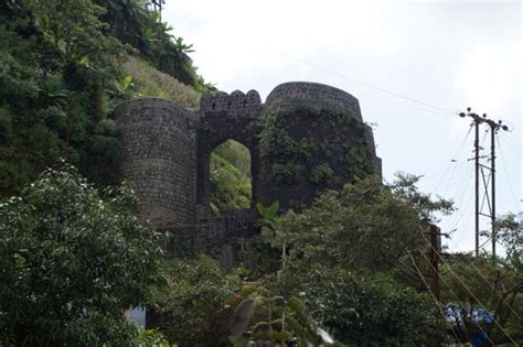 Ideal of Pune the Sinhagad fort - Forts and Treks