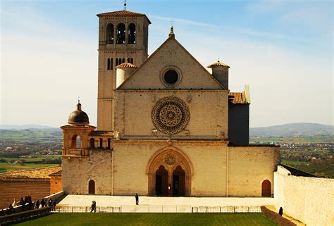 Visiting St Francis Basilica In Assisi •