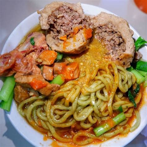 Mie Ayambakso Cincang Food Ethnic Recipes Food And Drink